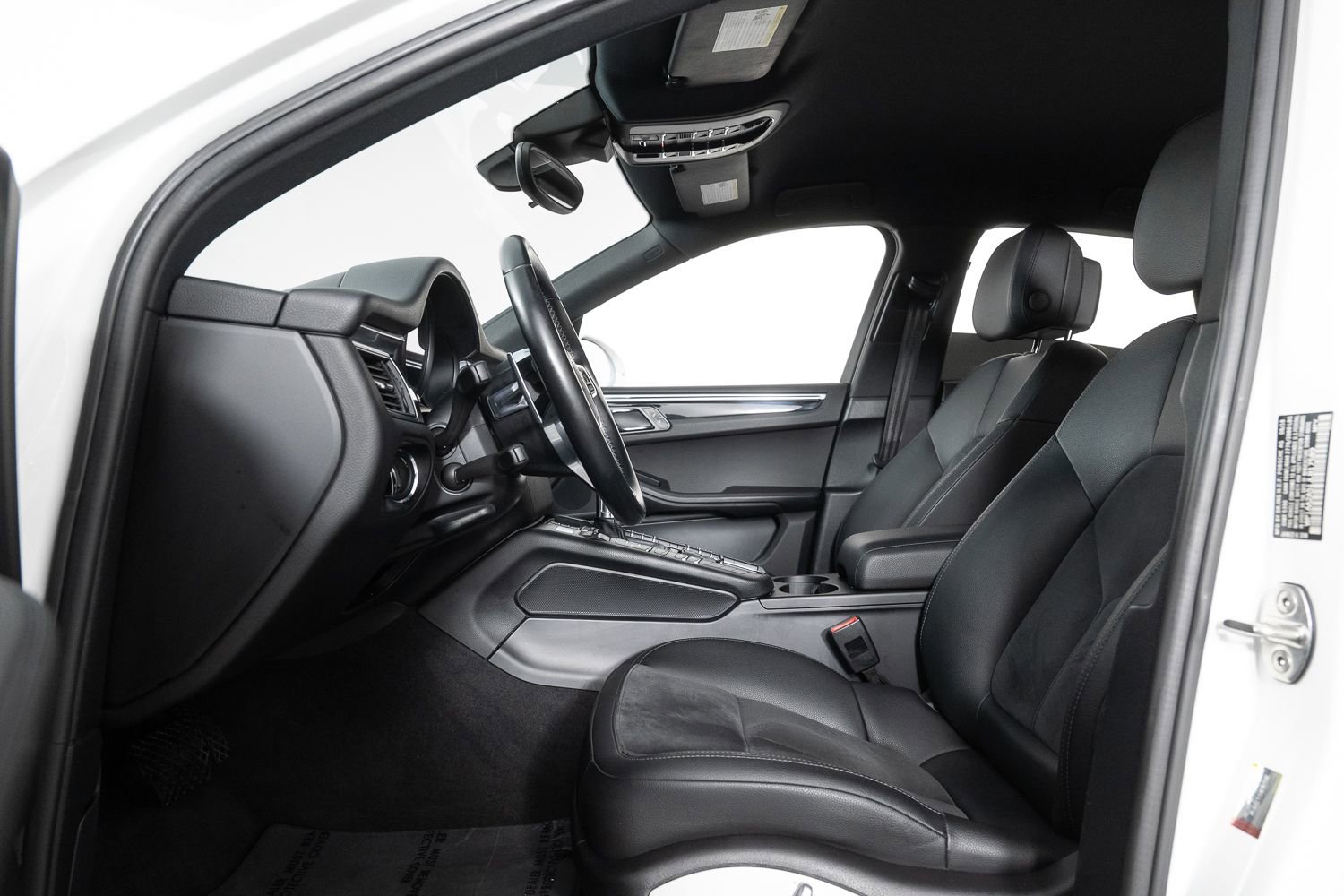 Used 2018 Porsche Macan image 14