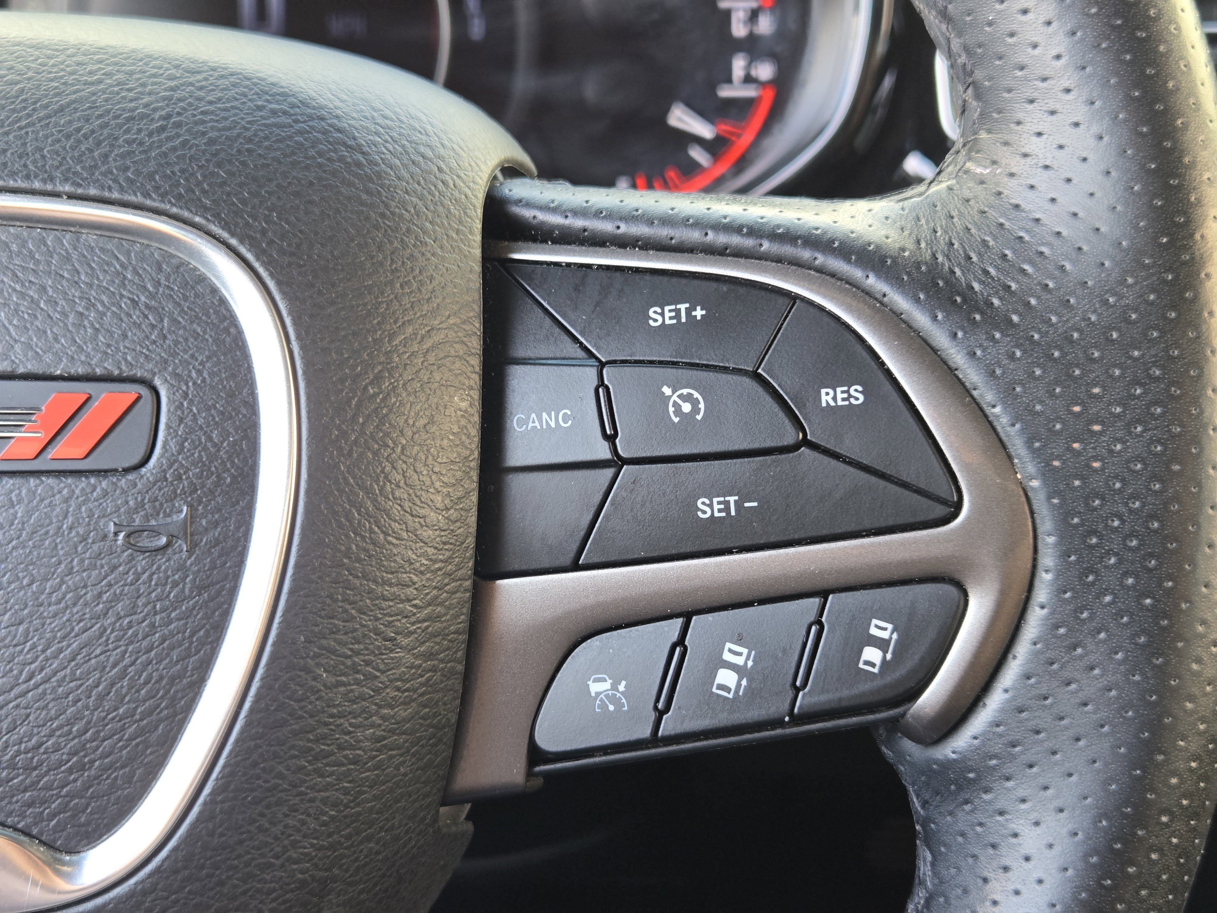 Used 2023 Dodge Durango SXT w/ SXT Blacktop Group image 31