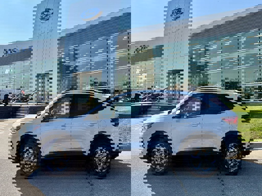 New 2026 Ford Escape ST-Line w/ Tech Pack #1 image 2