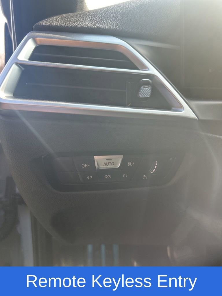 Used 2025 BMW M340i xDrive w/ Premium Package image 9