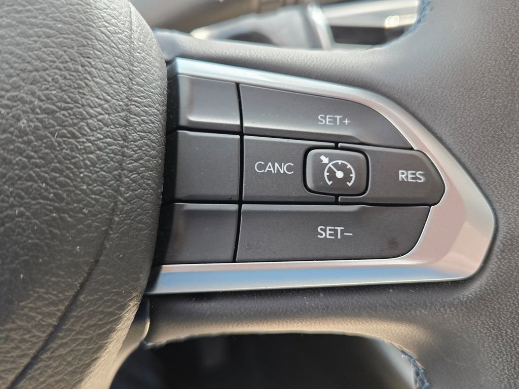 Certified 2022 Jeep Compass Latitude w/ Mopar Graphics Package AWD/4WD image 18