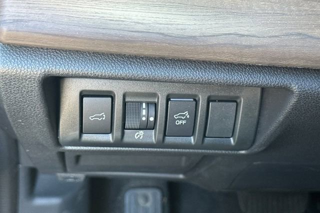 Used 2021 Subaru Outback Limited AWD/4WD image 30