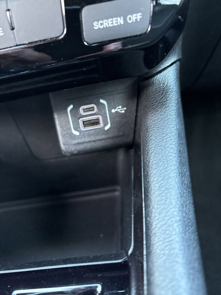 Used 2025 Jeep Compass Latitude image 17