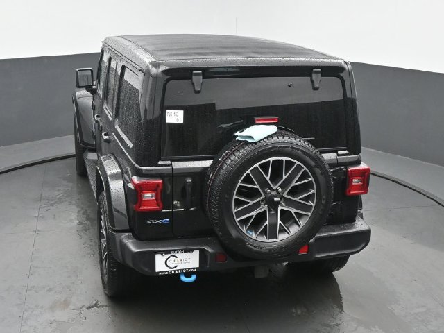 Used 2023 Jeep Wrangler Unlimited Sahara w/ Cold Weather Group AWD/4WD image 42