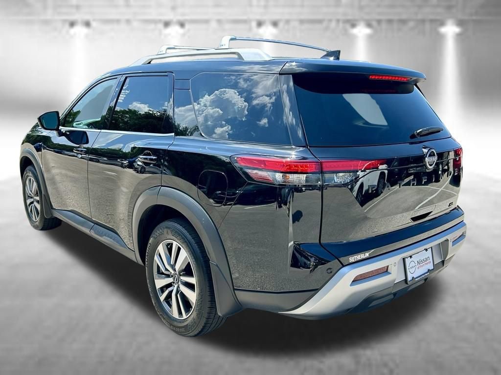 Certified 2022 Nissan Pathfinder SL w/ SL Black Package FWD image 9