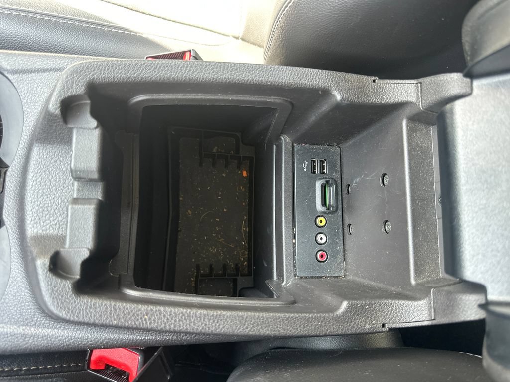 Used 2014 Ford Focus Titanium FWD image 30