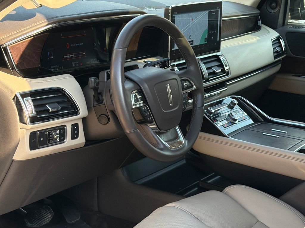 Used 2022 Lincoln Navigator L Reserve image 19