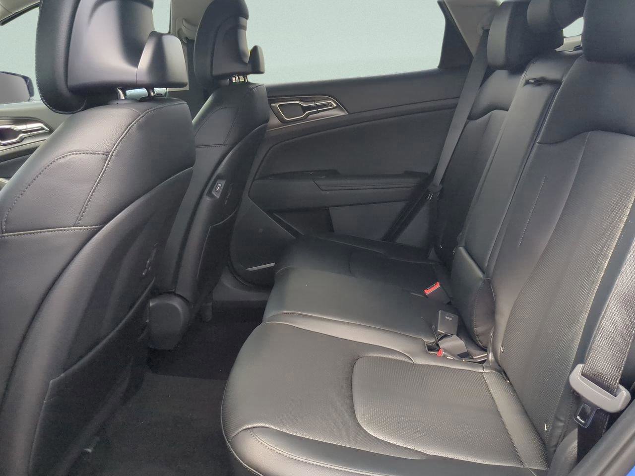 New 2026 Kia Sportage EX w/ EX Panorama Roof Package image 12