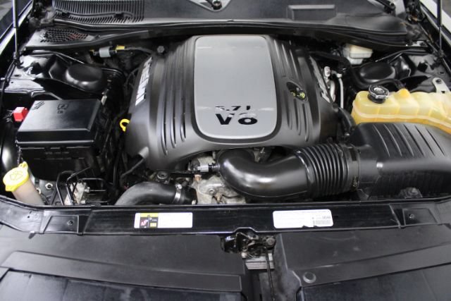Used 2014 Dodge Challenger R/T Plus RWD image 25