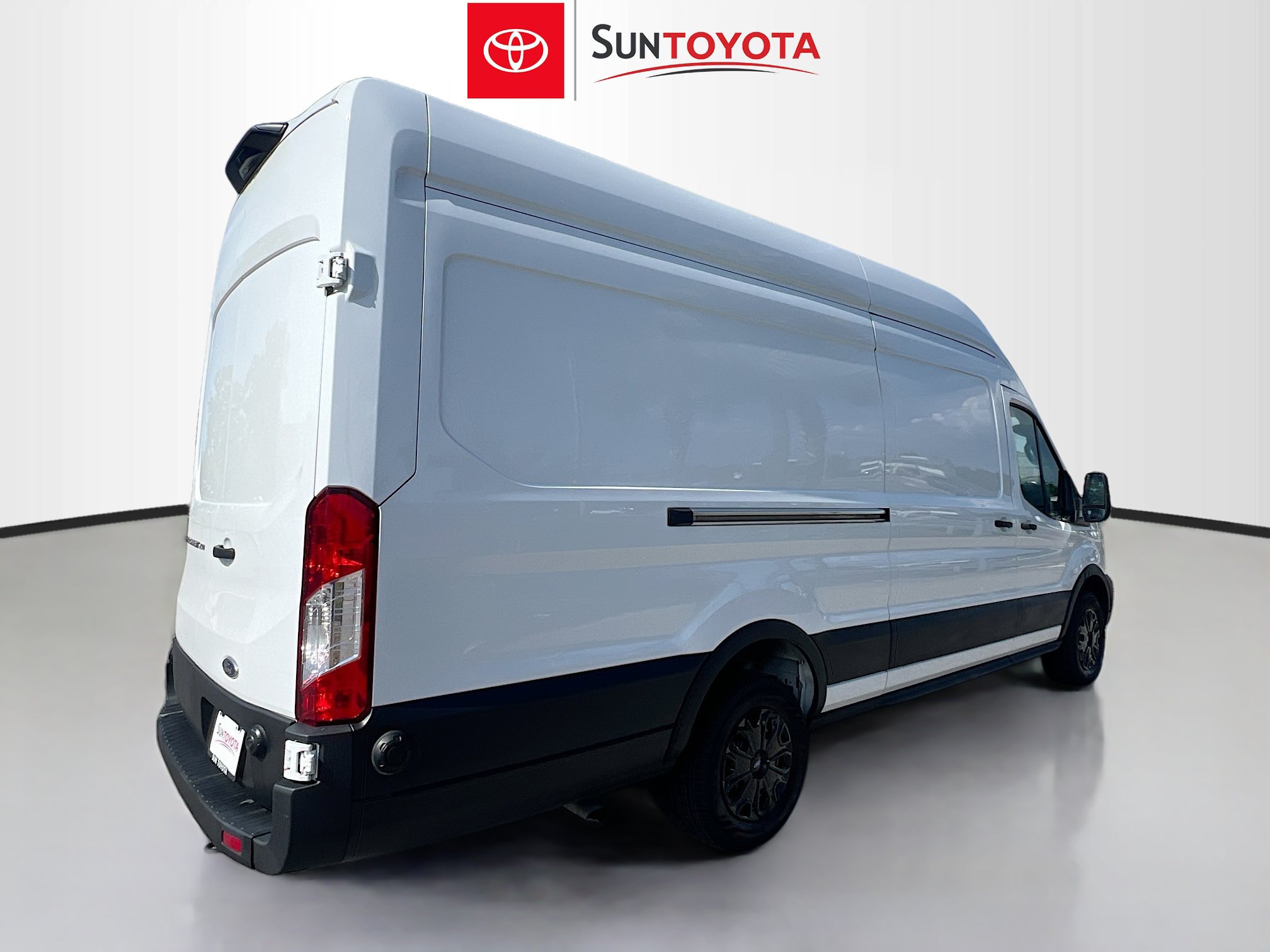 Used 2024 Ford Transit 250 148 High Roof Extended w/ Load Area Protection Package RWD image 4