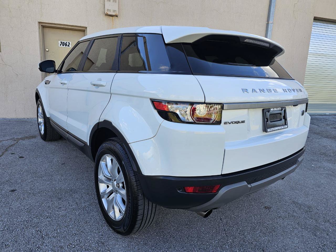 Used 2015 Land Rover Range Rover Evoque Pure AWD/4WD image 9
