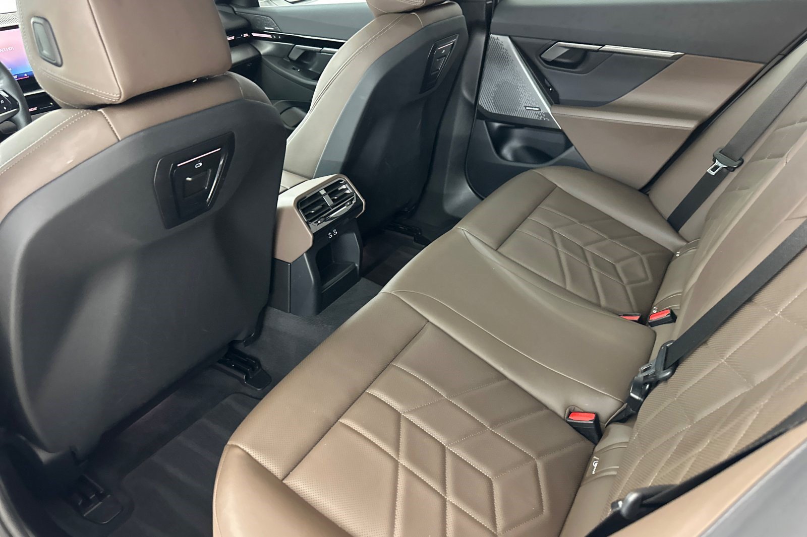 Certified 2024 BMW 530i w/ M Sport Package RWD image 24