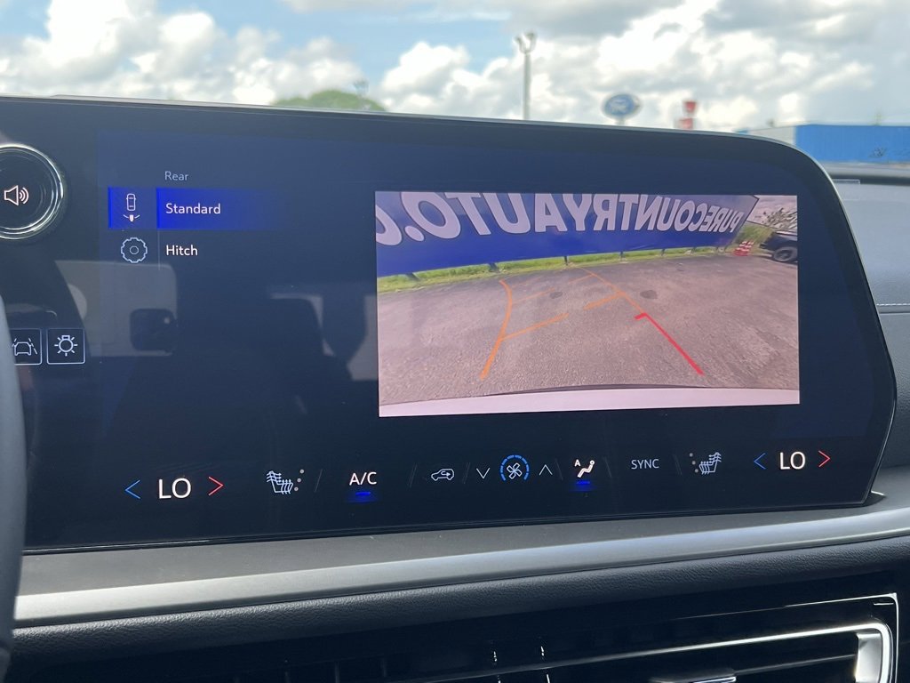 New 2025 Chevrolet Traverse LT image 9