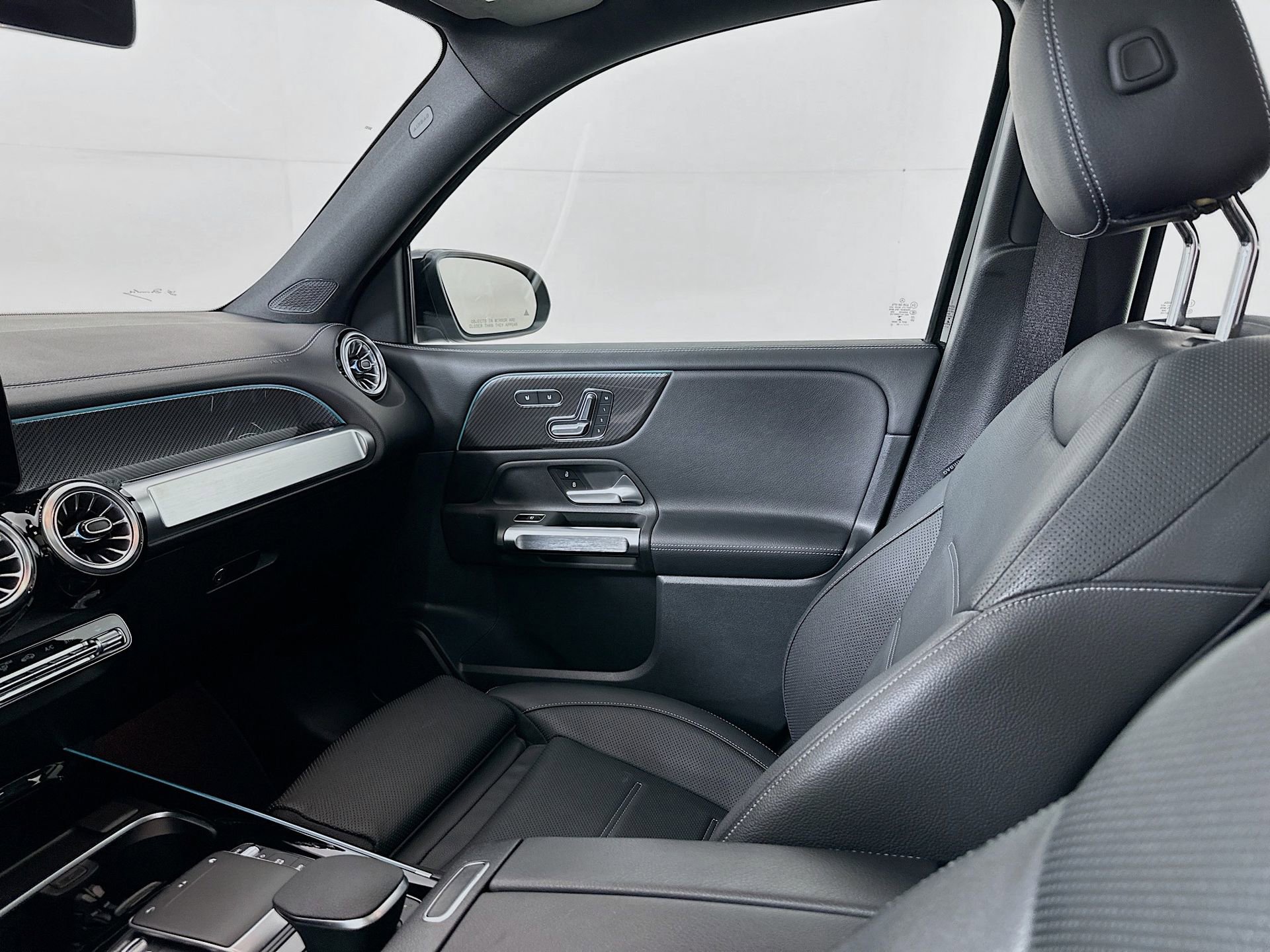 Used 2022 Mercedes-Benz GLB 35 AMG 4MATIC image 26