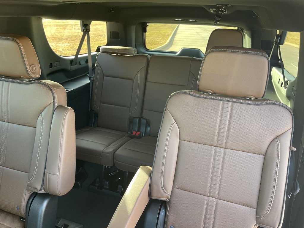 New 2026 Chevrolet Suburban High Country image 29