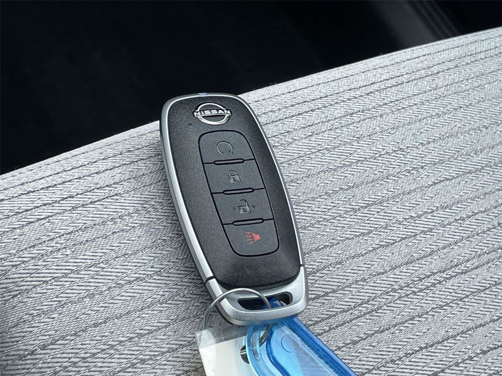 Used 2023 Nissan Rogue SV AWD/4WD image 30