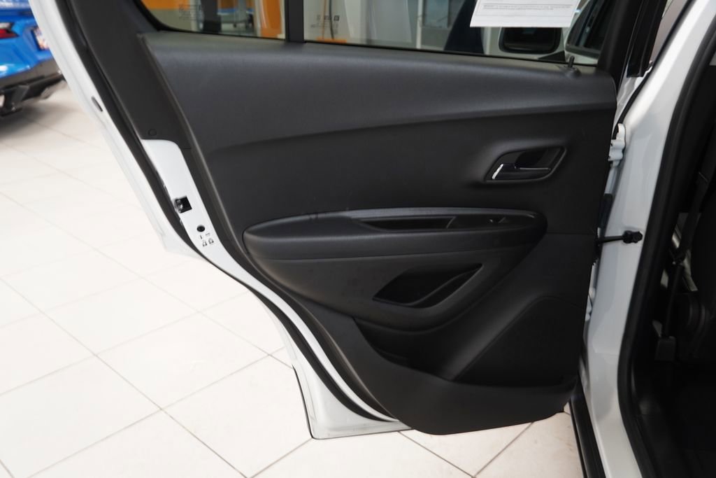 Used 2022 Chevrolet Trax LT w/ LT Convenience Package image 20