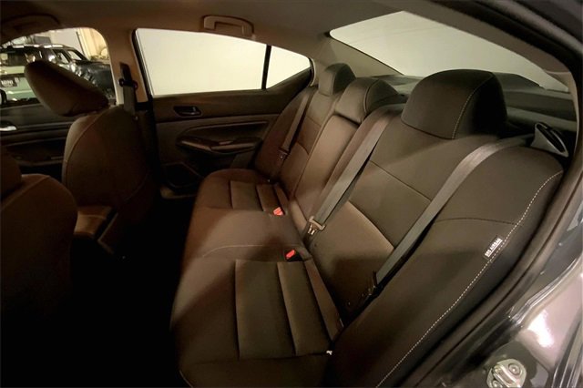 Used 2025 Nissan Altima 2.5 SV image 24