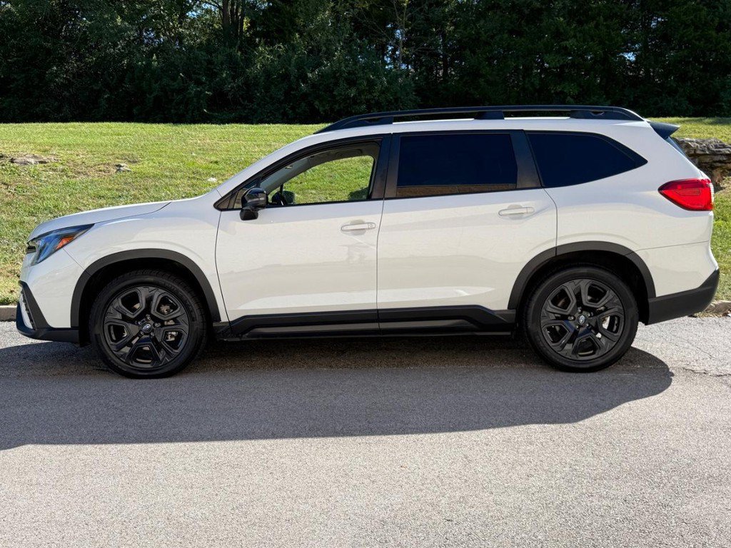 Used 2023 Subaru Ascent Onyx Edition Limited AWD/4WD image 2