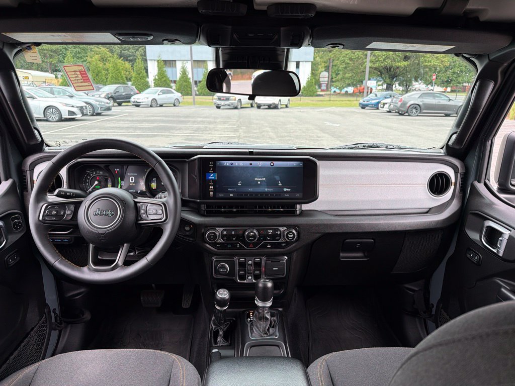 Used 2024 Jeep Wrangler Unlimited w/ Convenience Group AWD/4WD image 8