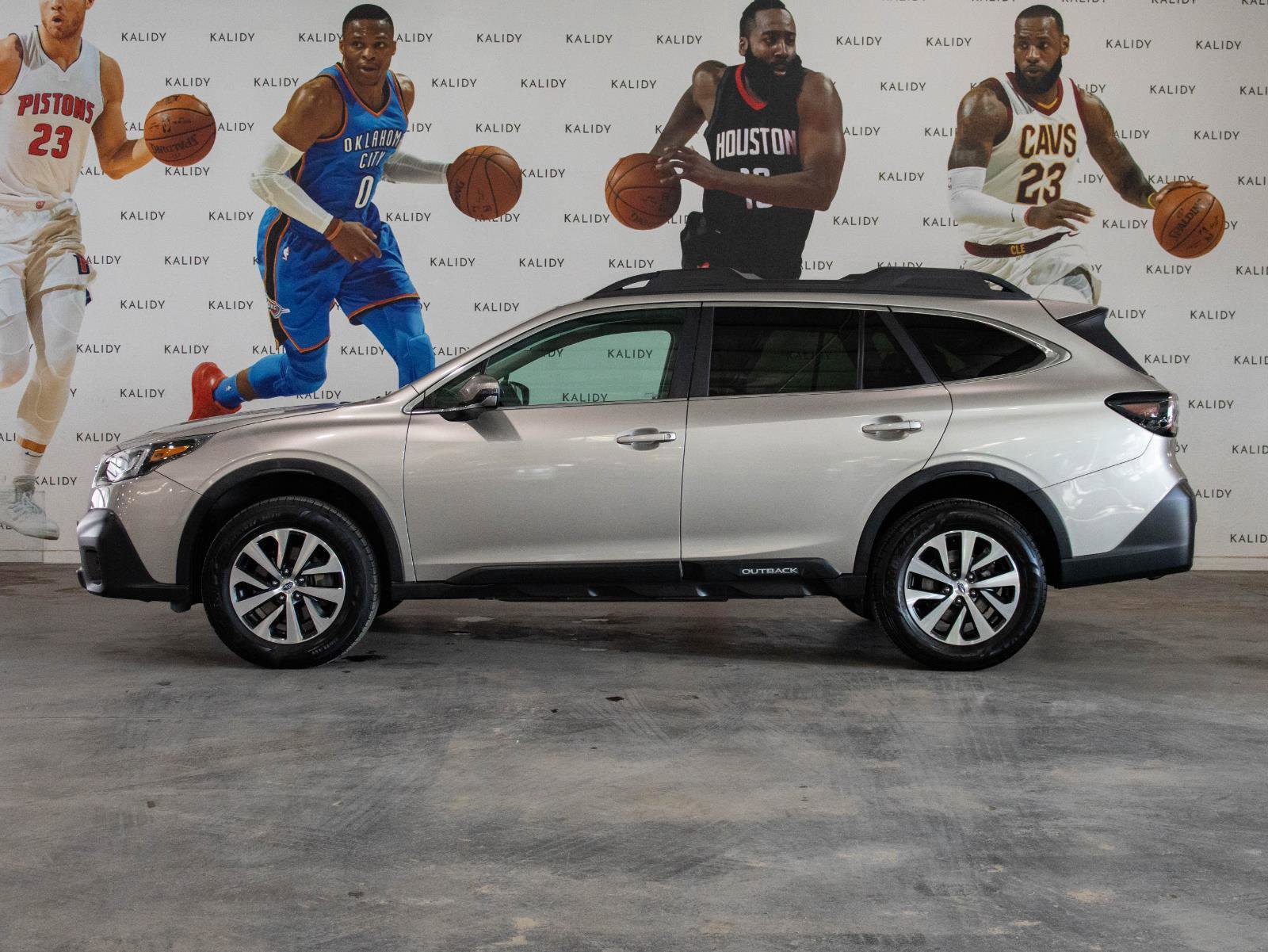 Used 2020 Subaru Outback Premium image 16