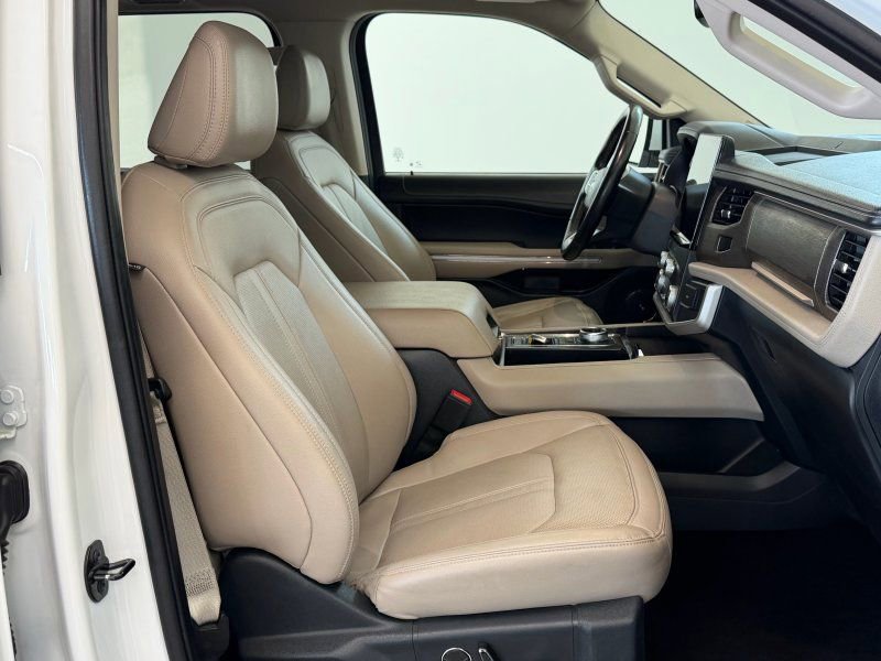 Used 2022 Ford Expedition Max Limited RWD image 18