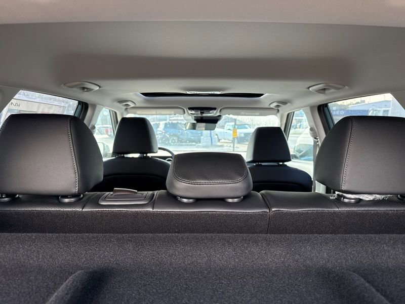 New 2026 Kia Seltos SX w/ SX Sunroof Package image 12