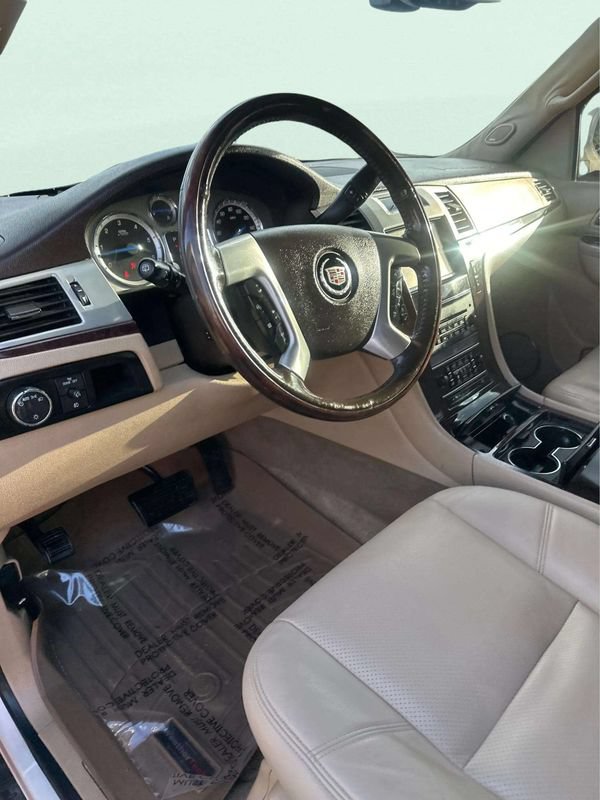 Used 2013 Cadillac Escalade ESV Premium AWD/4WD image 11