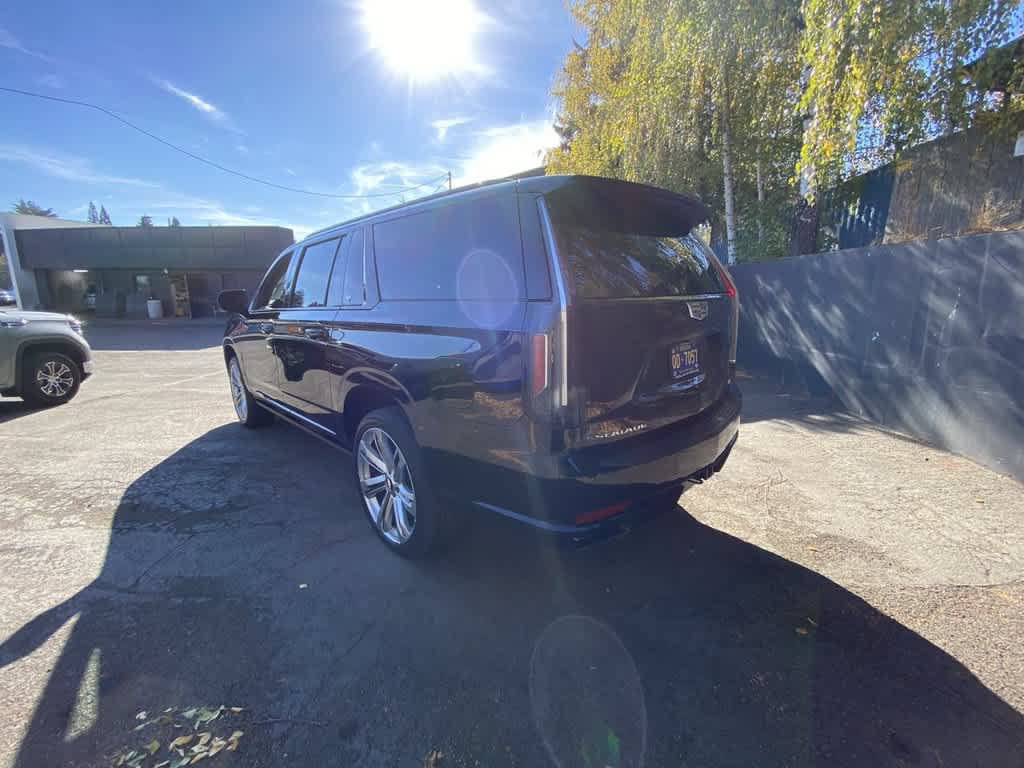 Used 2023 Cadillac Escalade ESV Sport w/ Touring Package AWD/4WD image 4