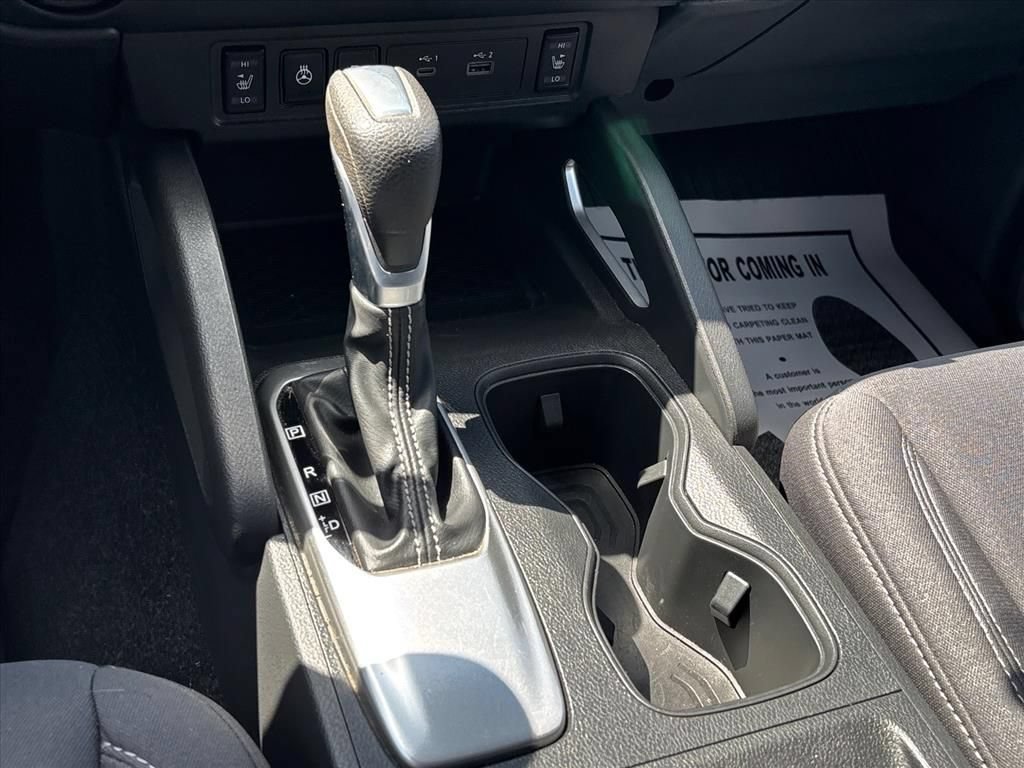 Used 2022 Nissan Frontier SV AWD/4WD image 32