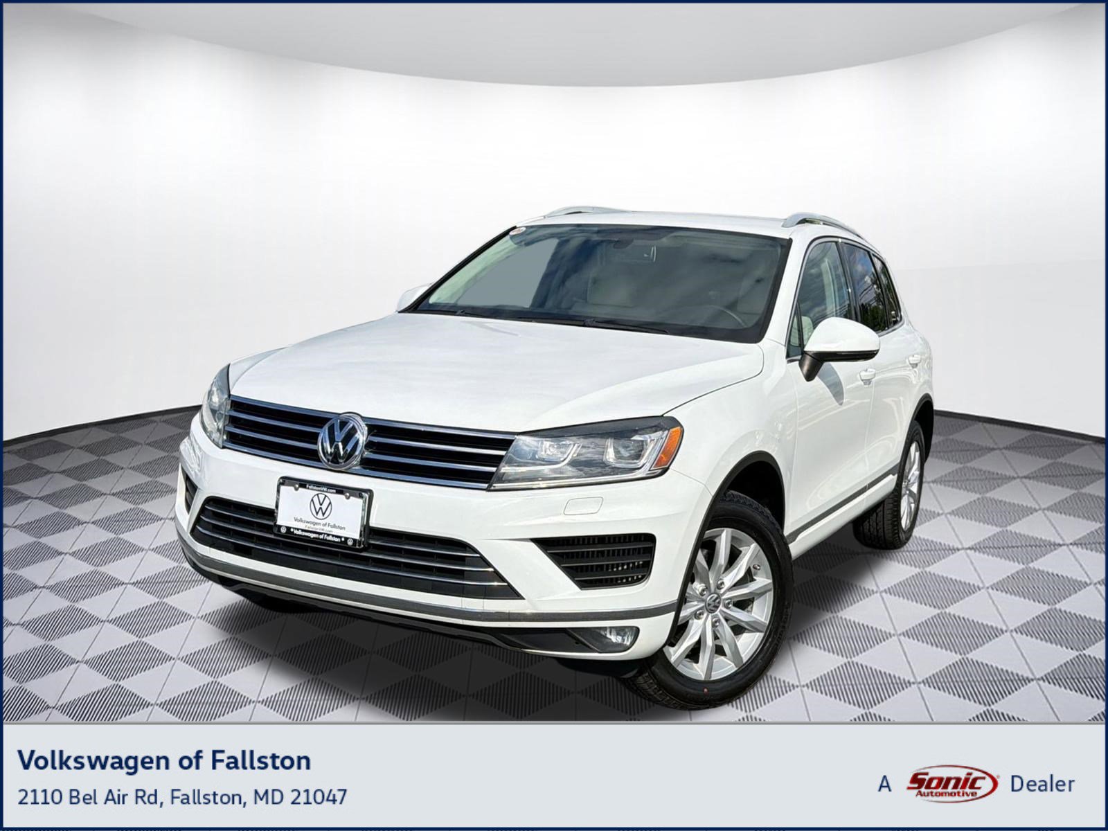 Used 2016 Volkswagen Touareg Sport AWD/4WD image 1