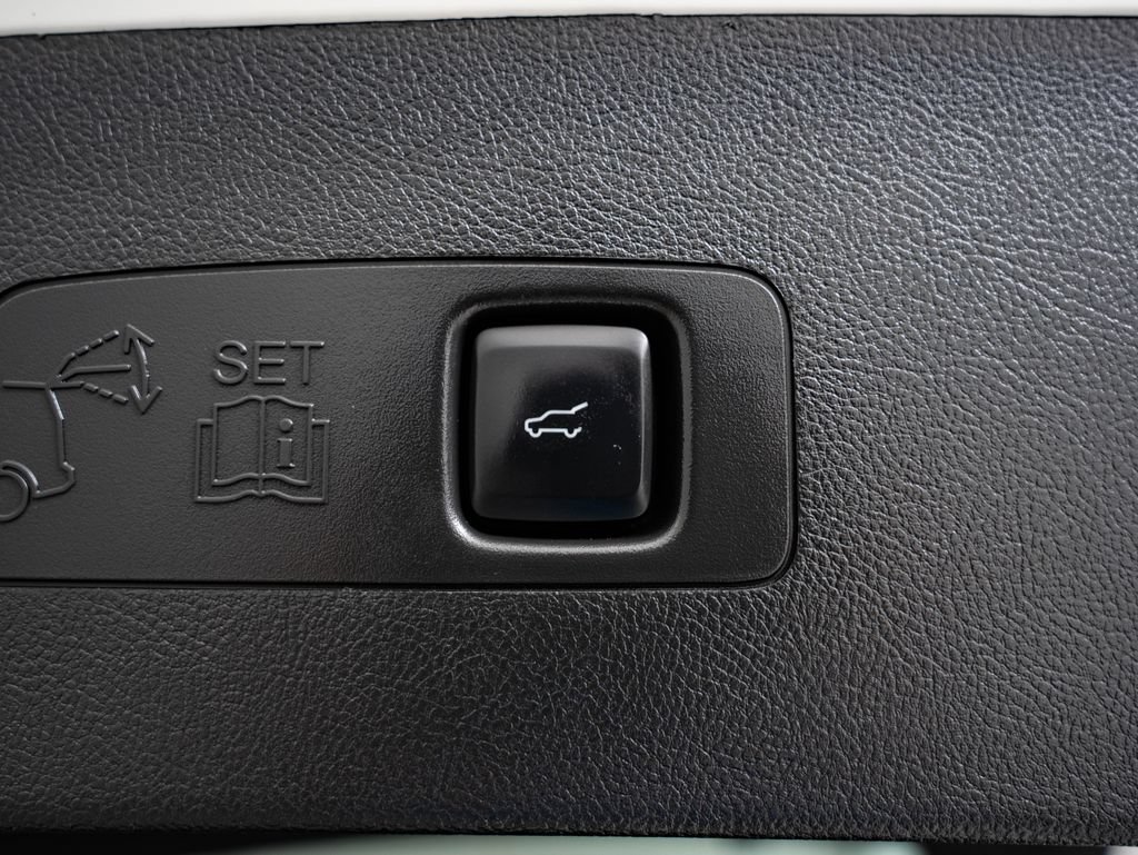Used 2022 Lincoln Corsair AWD w/ Premium Package image 21