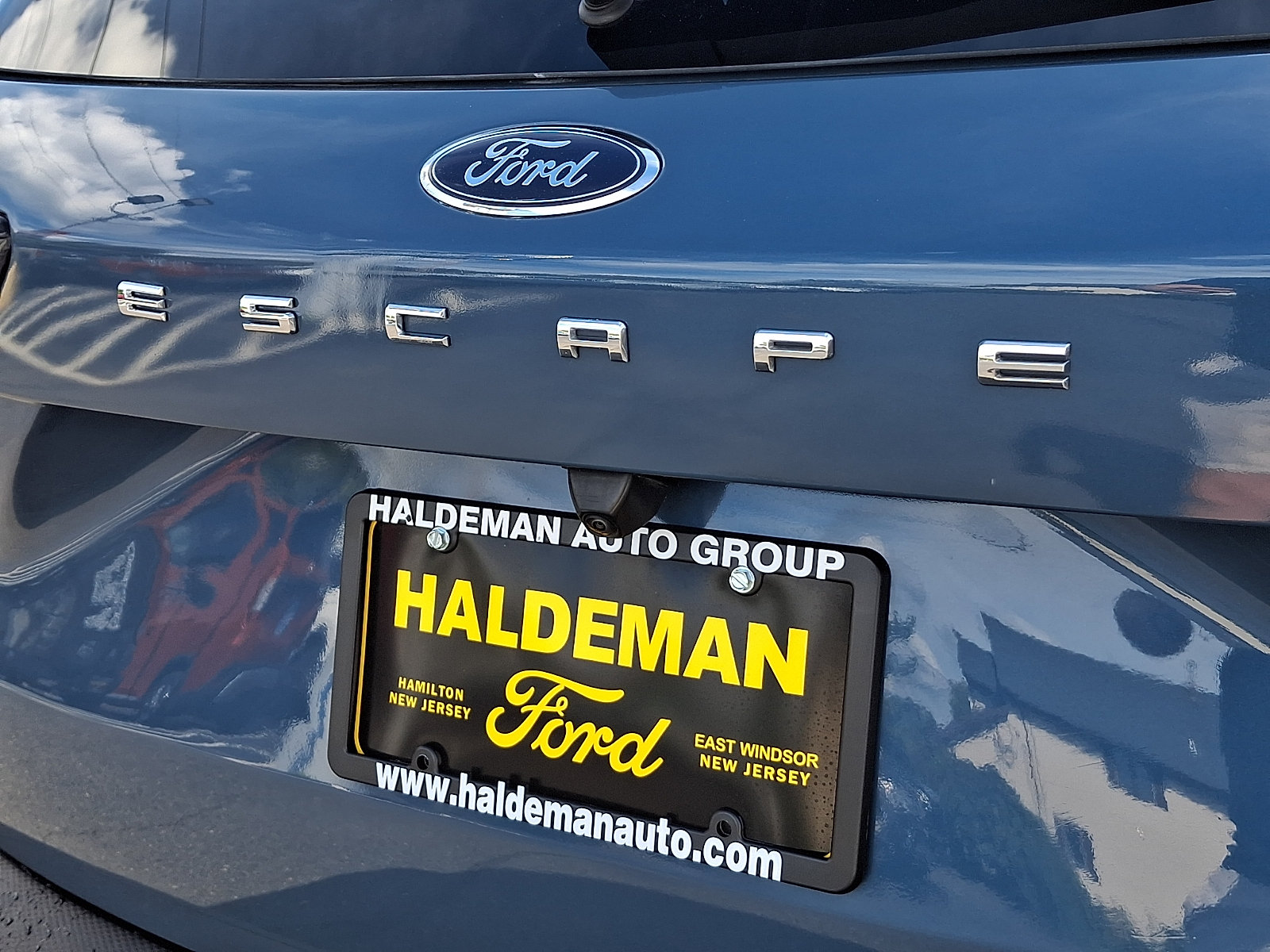 Used 2025 Ford Escape ST-Line Select AWD/4WD image 29