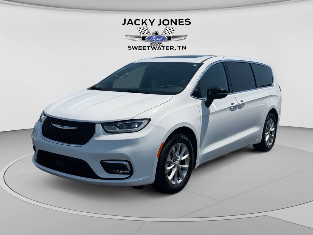 Used 2026 Chrysler Pacifica Limited