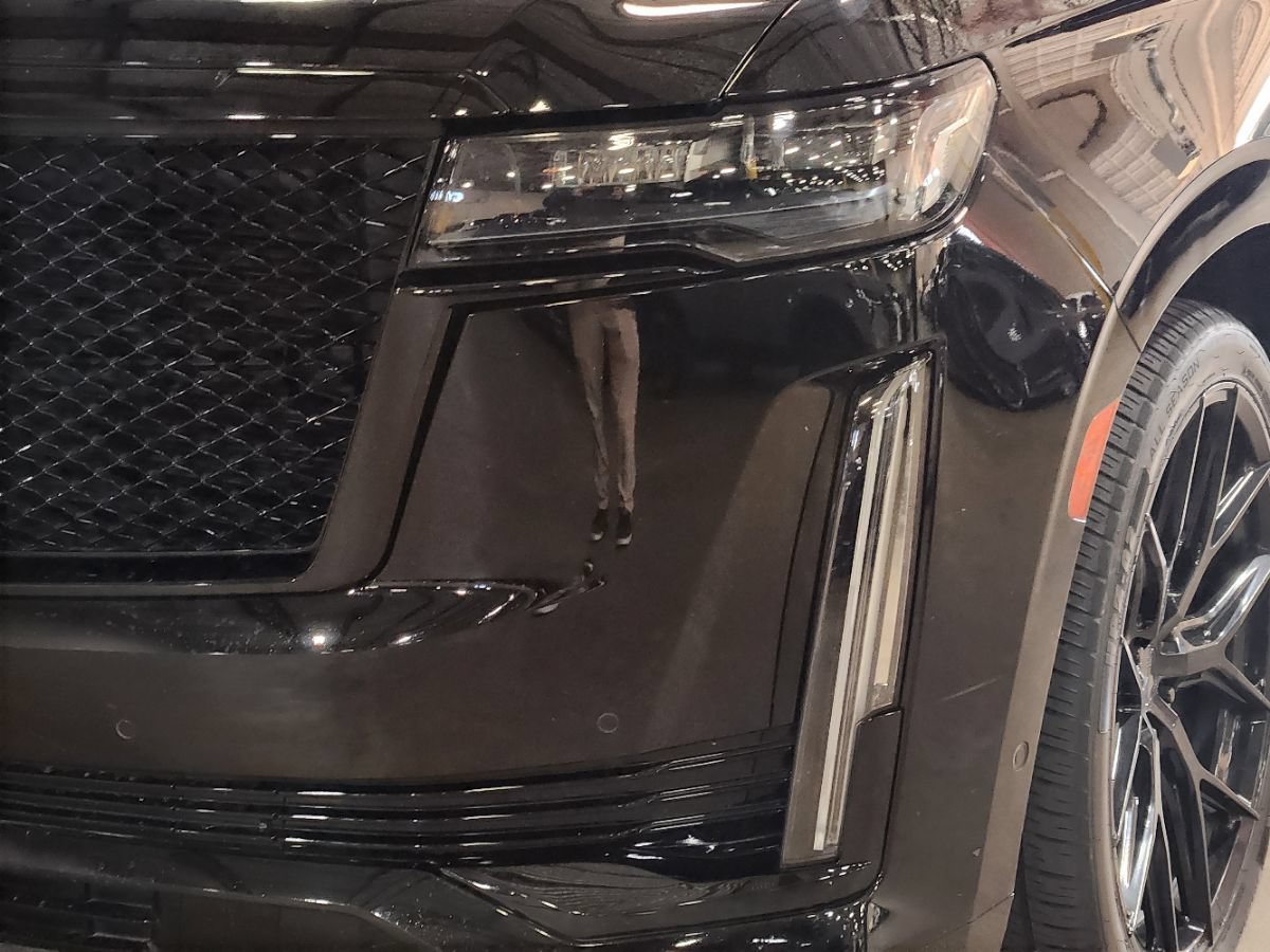 Used 2021 Cadillac Escalade Sport w/ Driver Assist Tech Package AWD/4WD image 17