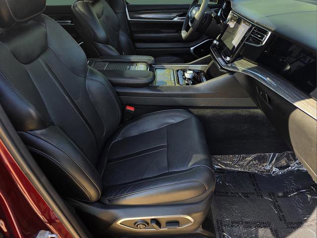 Used 2022 Jeep Wagoneer Series III w/ Premium Group I AWD/4WD image 7