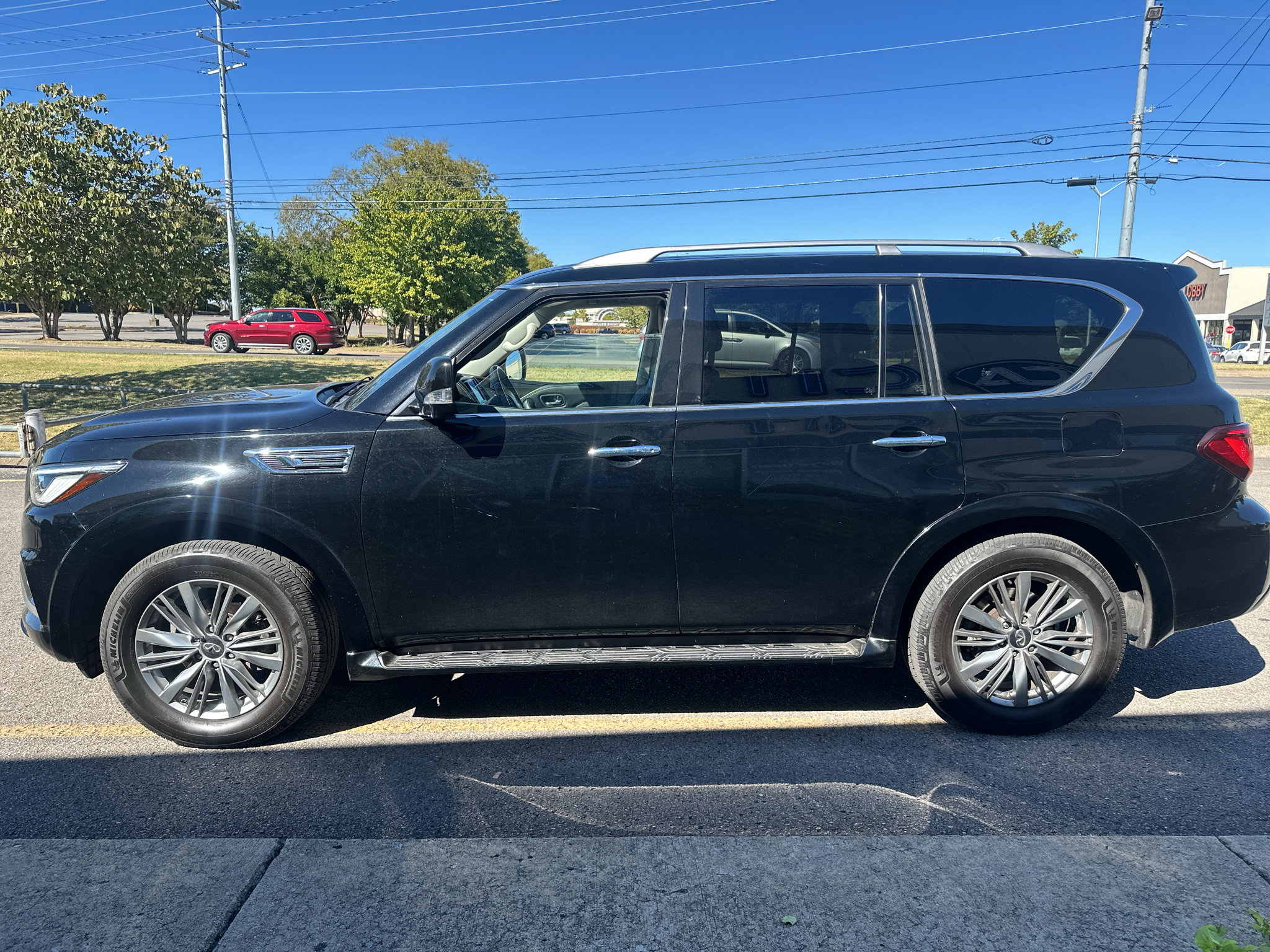 Used 2021 INFINITI QX80 Luxe RWD image 7