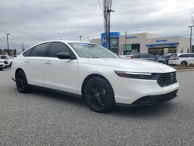 Certified 2025 Honda Accord SE image 3