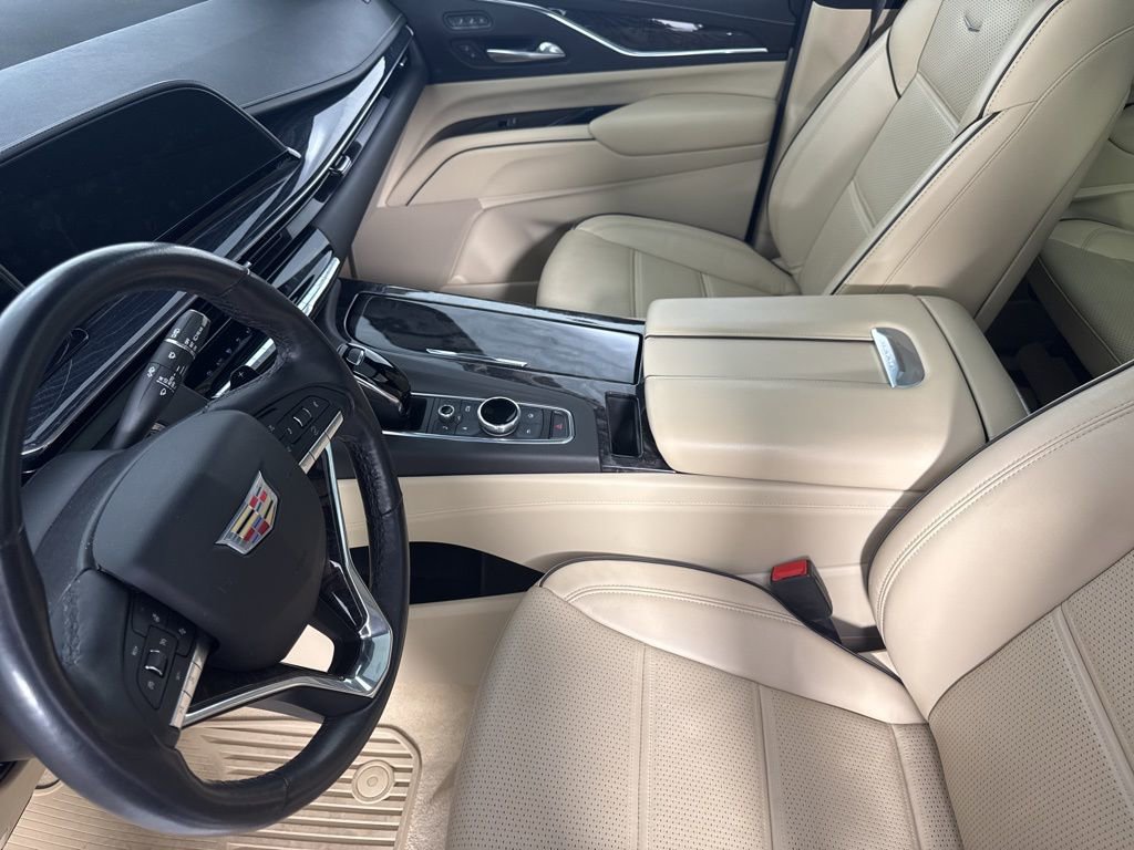 Used 2021 Cadillac Escalade Premium Luxury w/ Performance Package image 15