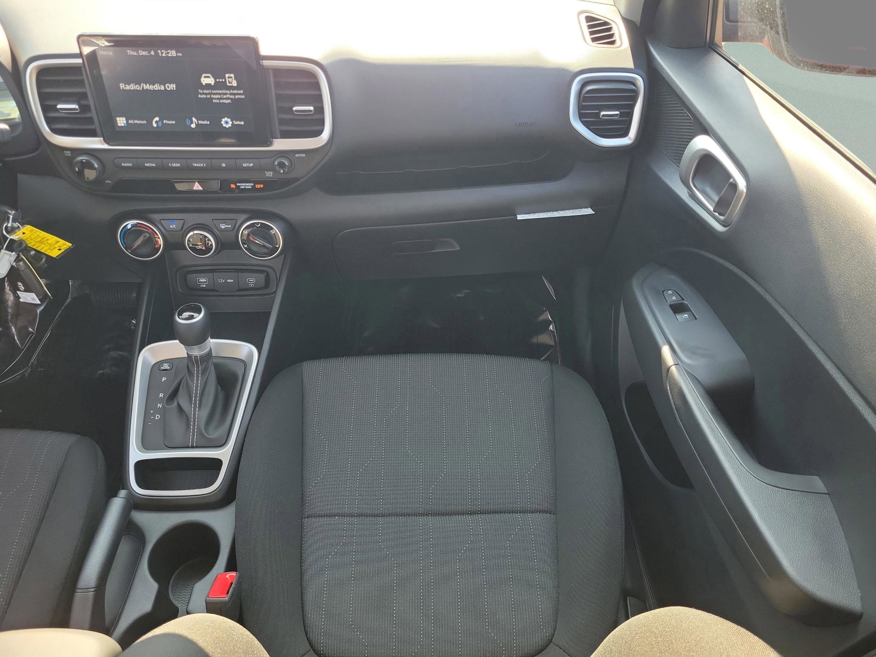 New 2026 Hyundai Venue SE image 24