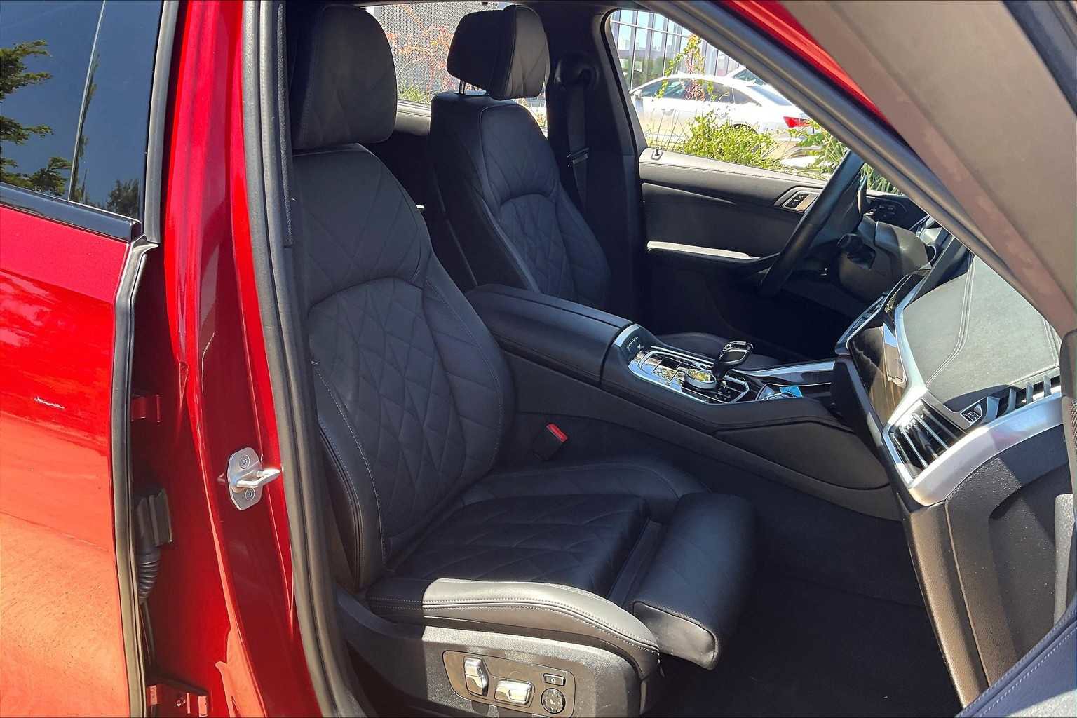 Used 2023 BMW X6 xDrive40i w/ Executive Package image 13