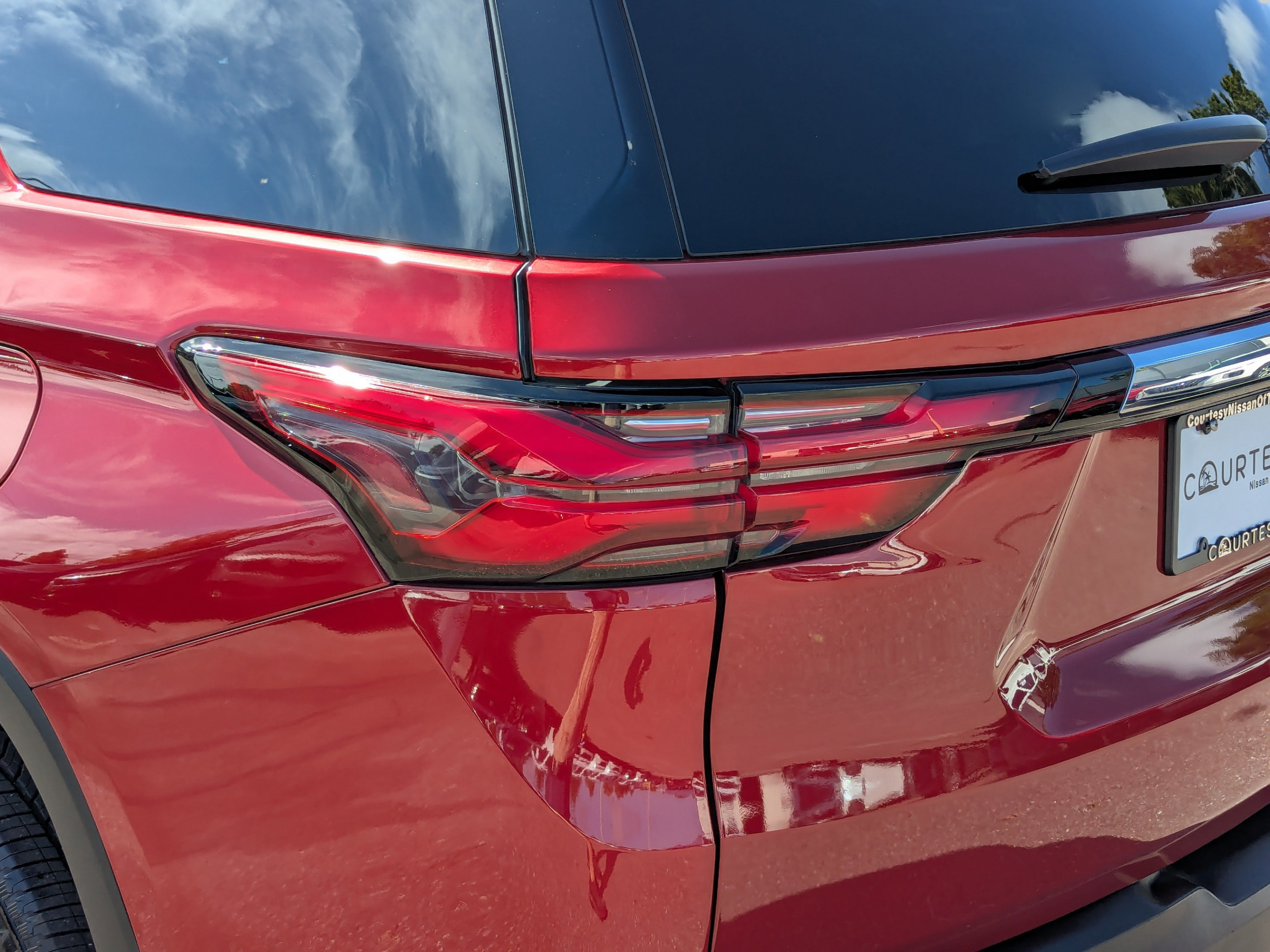 Used 2023 Chevrolet Traverse LT FWD image 42