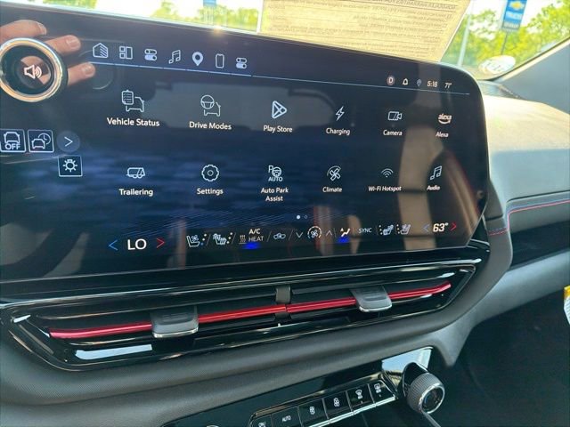 Used 2025 Chevrolet Silverado EV RST AWD/4WD image 29