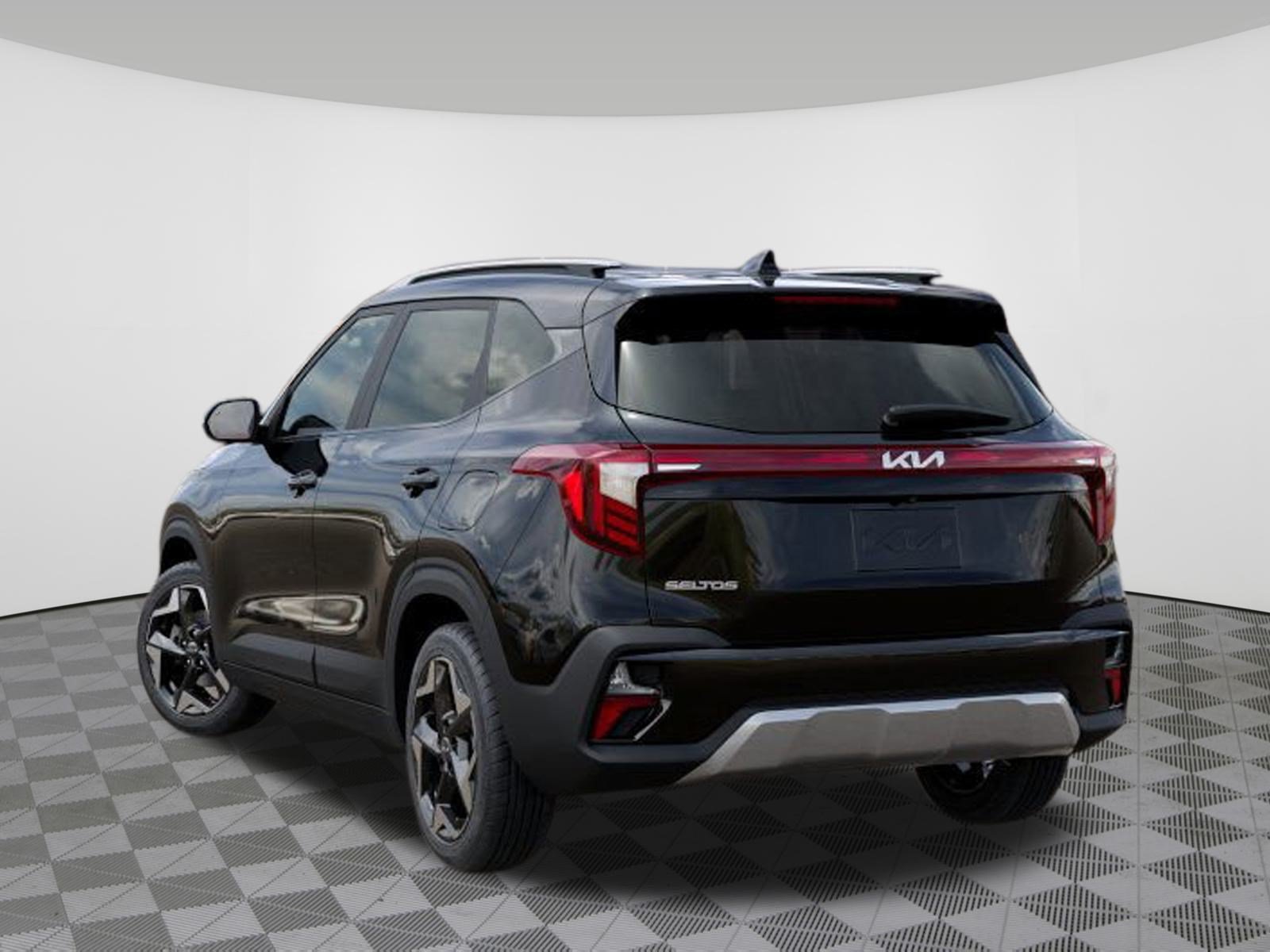 New 2026 Kia Seltos S FWD image 4