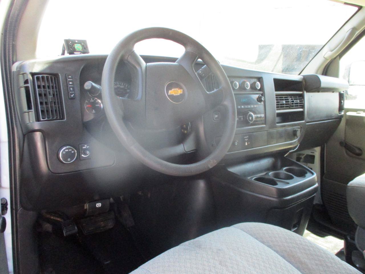 Used 2011 Chevrolet Express 2500 RWD image 7