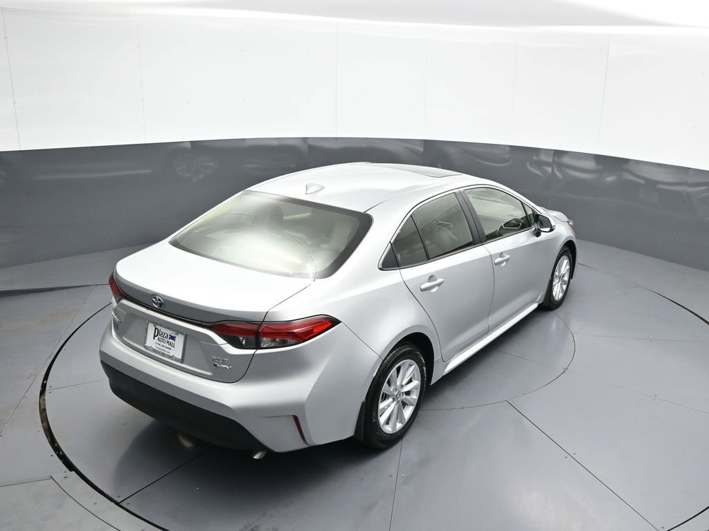 Certified 2025 Toyota Corolla XLE image 37