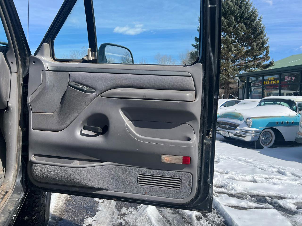 Used 1995 Ford Bronco XLT image 14