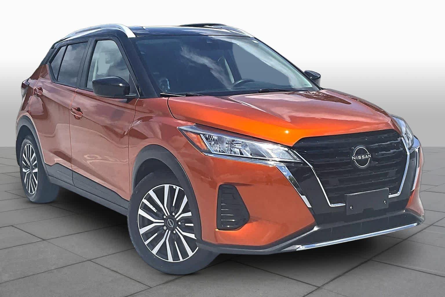 Used 2023 Nissan Kicks SV FWD image 3