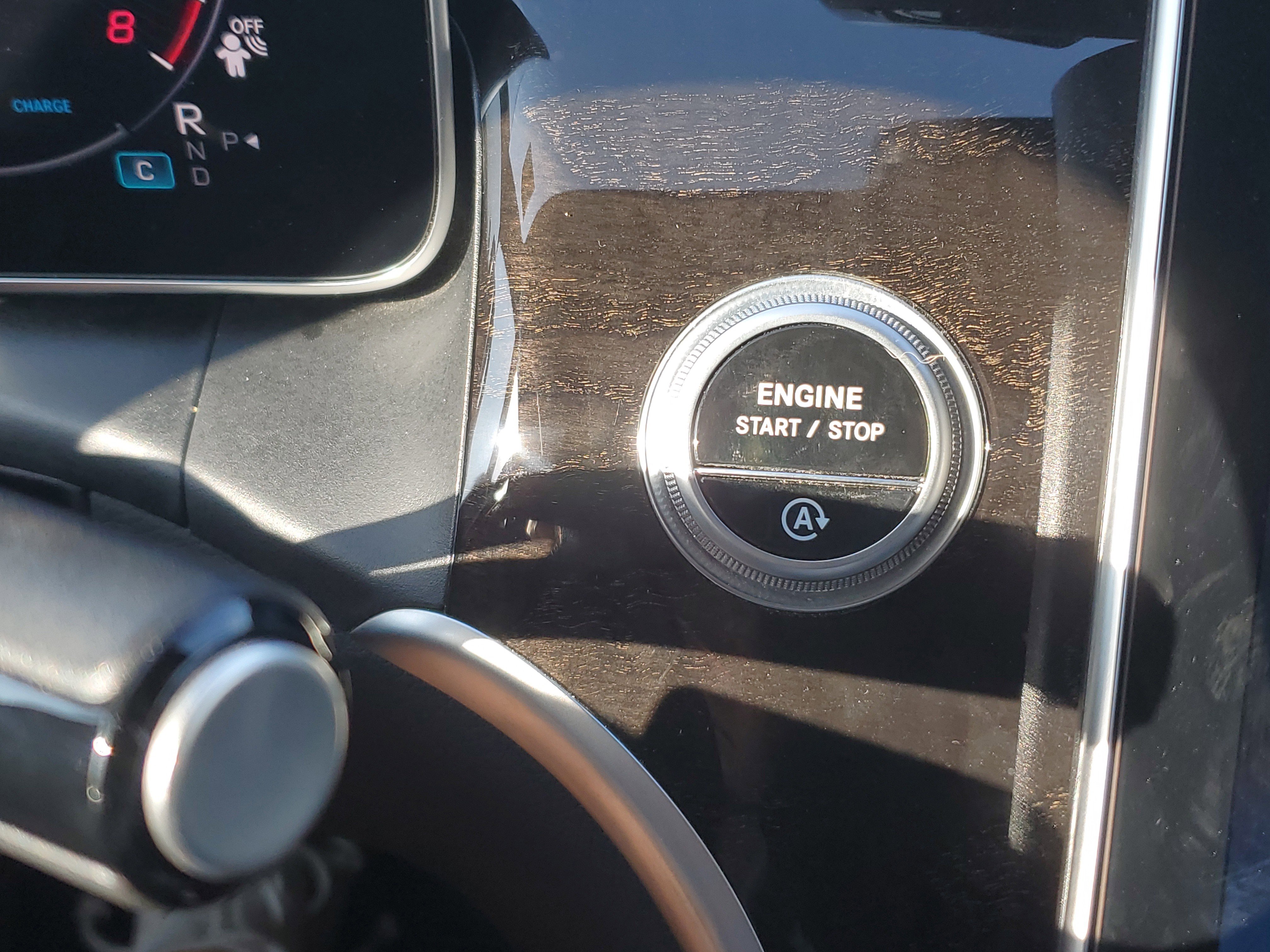 Used 2024 Mercedes-Benz GLC 300 w/ Winter Package image 32