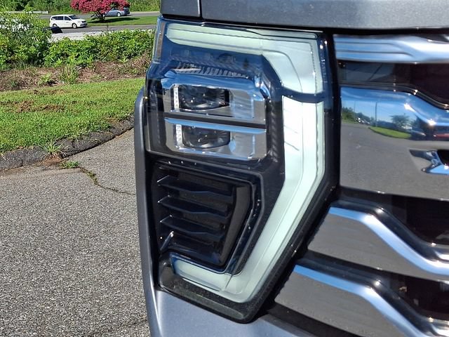 Used 2025 Chevrolet Silverado 2500 High Country w/ High Country Premium Package AWD/4WD image 9